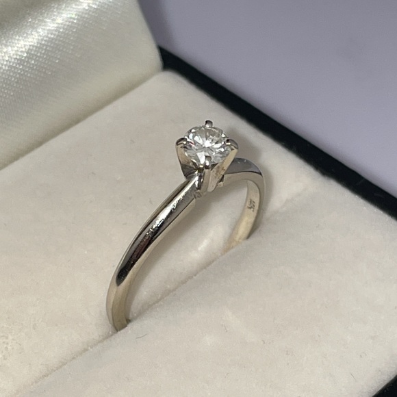 Solid 14K White Gold Natural Round Cut 1/4CT Diamond Solitaire Ring Vintage - Picture 8 of 17